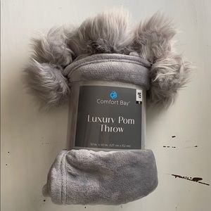 Comfort Bay Luxury Pom Throw Blanket Gray